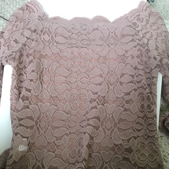 Off the shoulder lace top - Picture 3 of 4